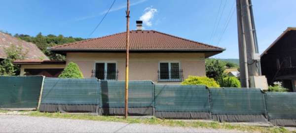 RODINNÝ DOM ŽAKAROVCE, okres. GELNICA, 2 x GARÁŽ, POZEMOK 1078 m2