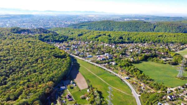VÝNIMOČNÁ PONUKA – STAVEB. POZEMKY, KOŠICE – KAVEČANY, 2400 m2