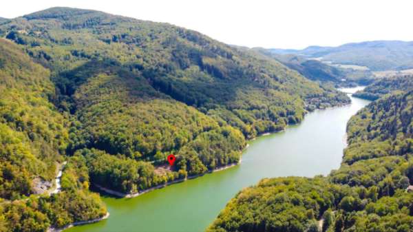 POZEMOK PRIAMO PRI VODNEJ NÁDRŽI RUŽÍN – 645 m²