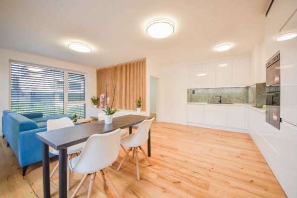 5 IZB BYT s TERASOU 127 m2, 3 x KÚPEĽŇA s WC, 2 x PARK.MIESTA, KOŠICE
